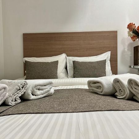 Yvn Tumanyan Apart-Hotel Erevan Esterno foto