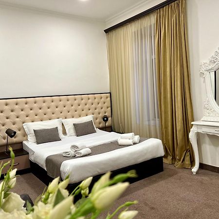 Yvn Tumanyan Apart-Hotel Erevan Esterno foto