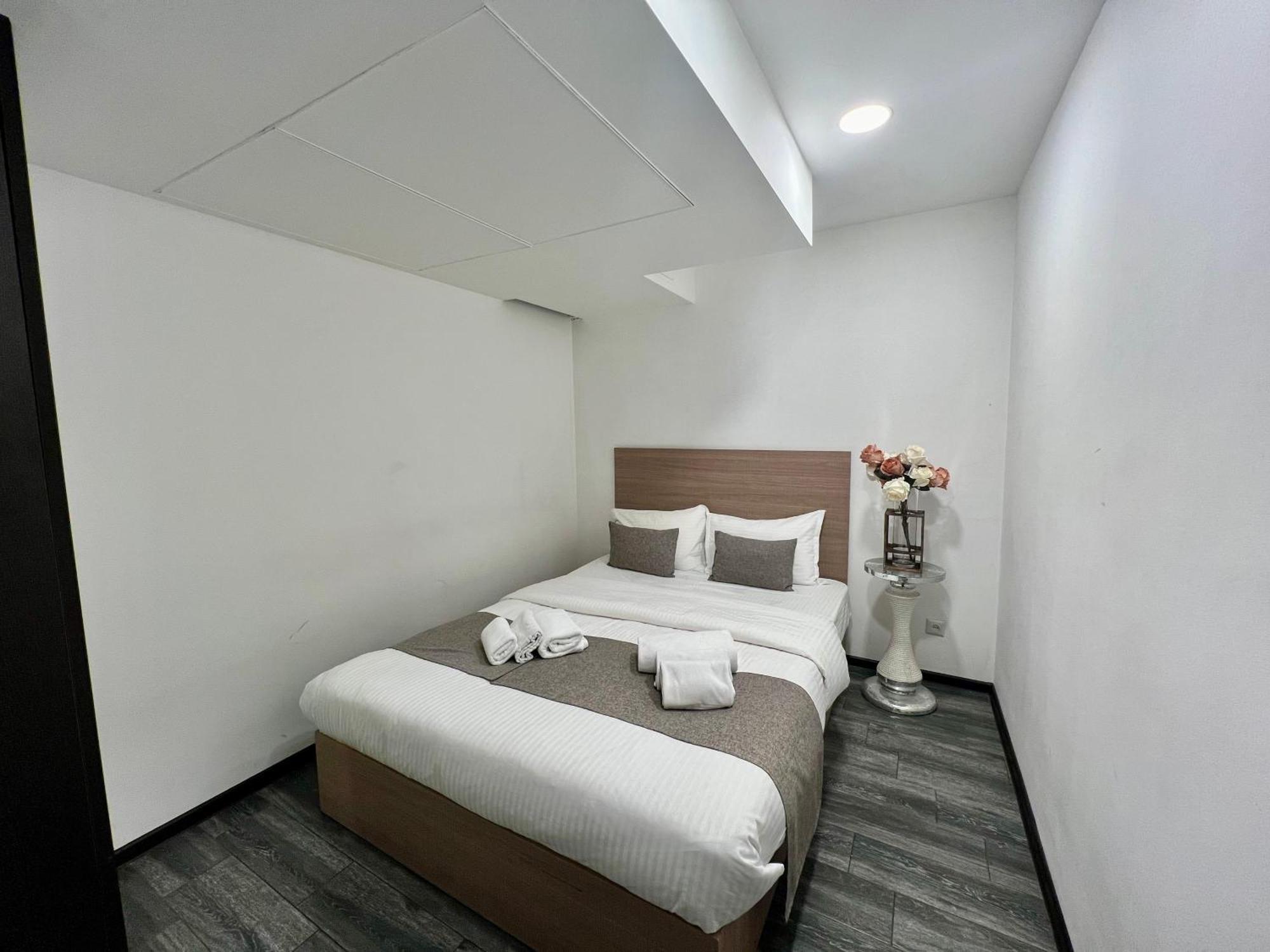 Yvn Tumanyan Apart-Hotel Erevan Esterno foto