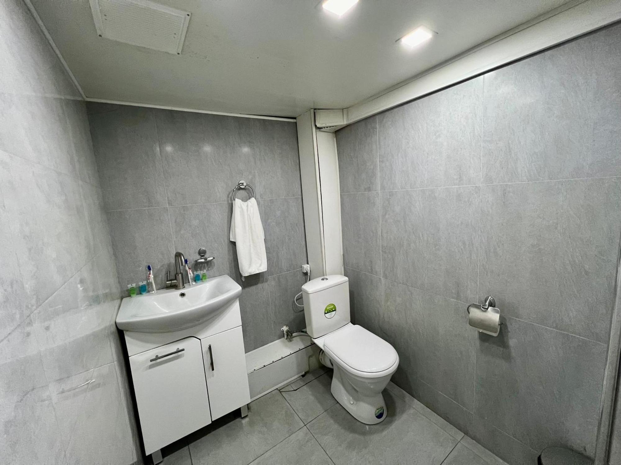 Yvn Tumanyan Apart-Hotel Erevan Esterno foto