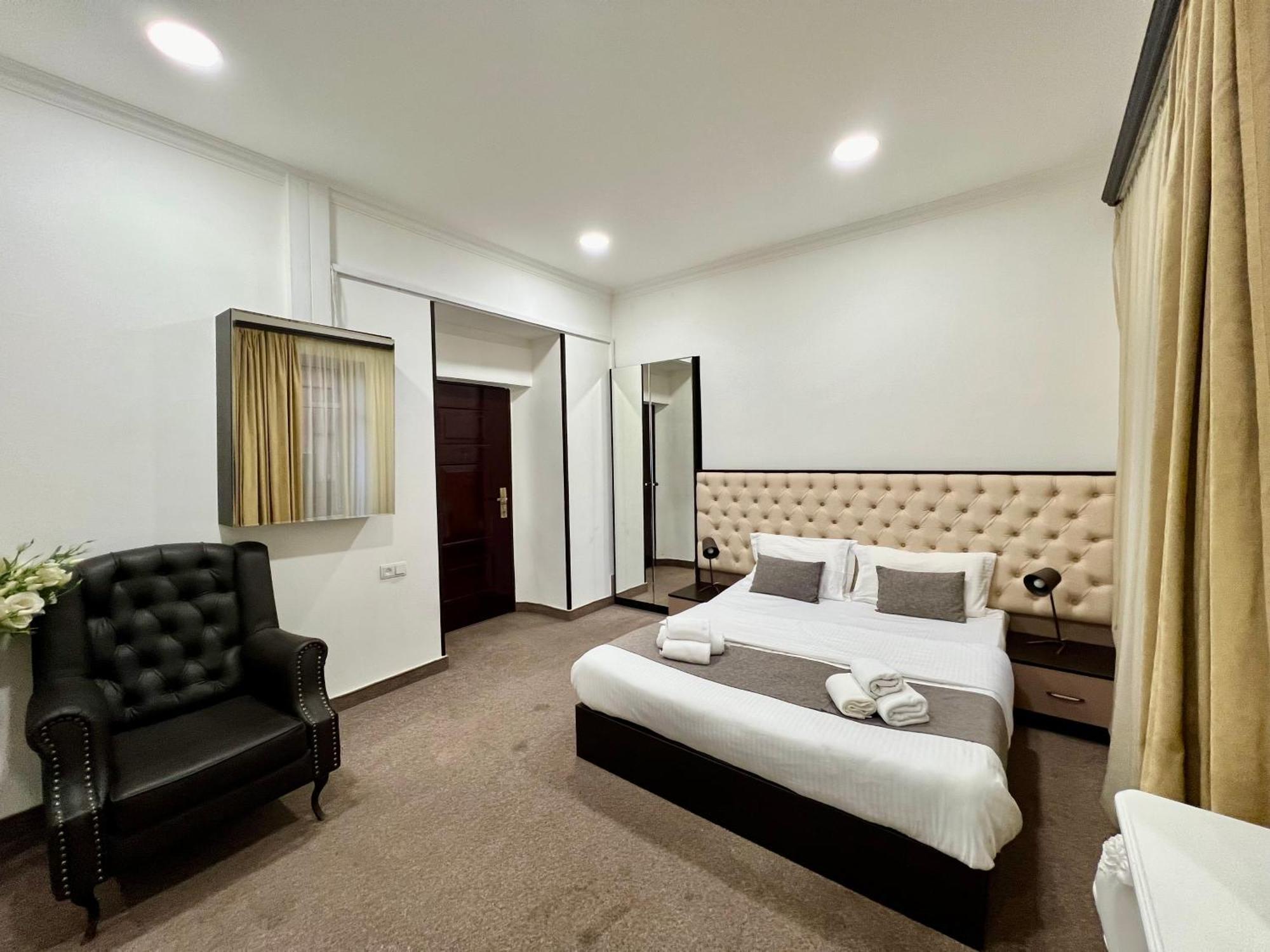 Yvn Tumanyan Apart-Hotel Erevan Esterno foto