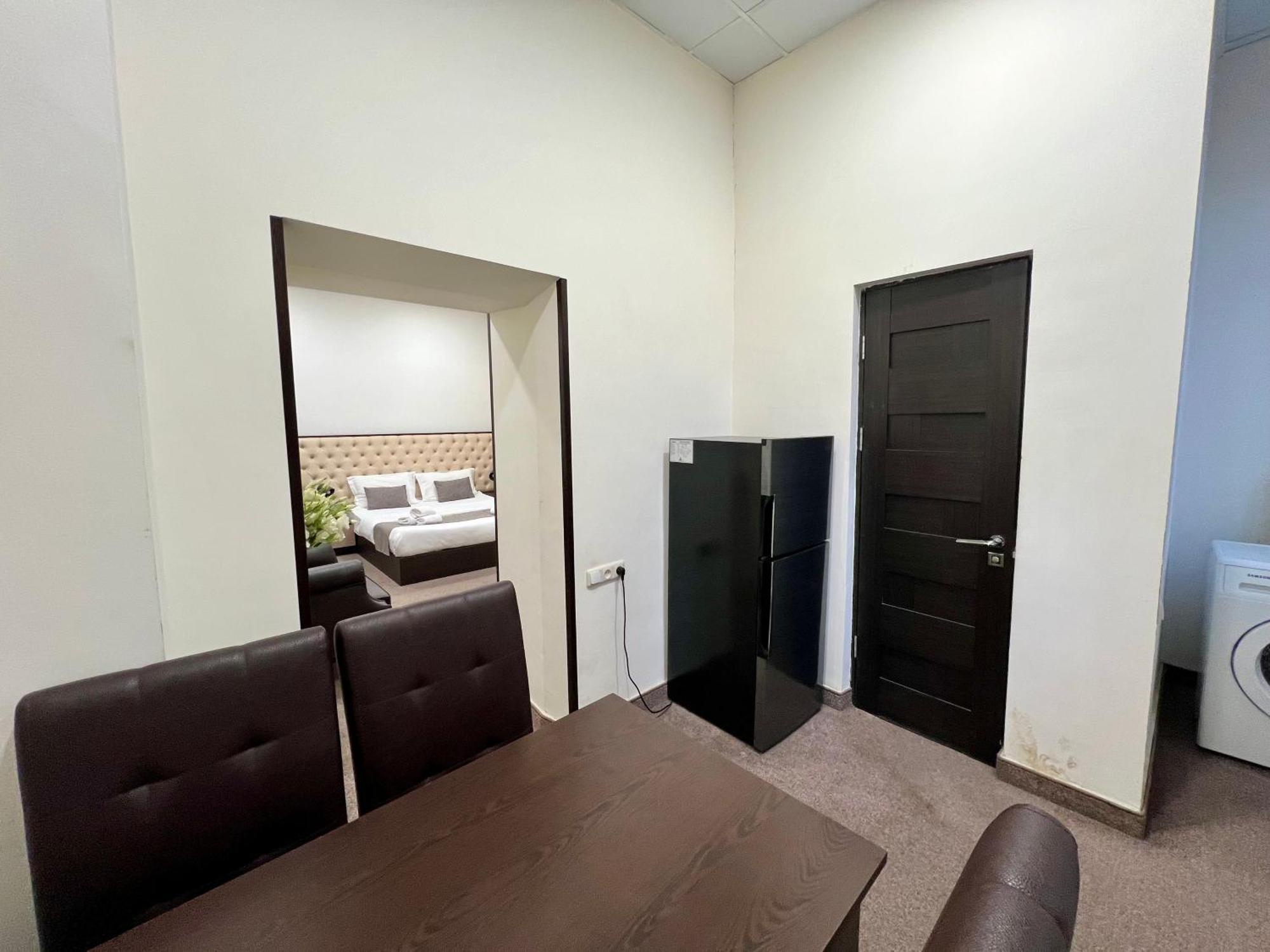 Yvn Tumanyan Apart-Hotel Erevan Esterno foto