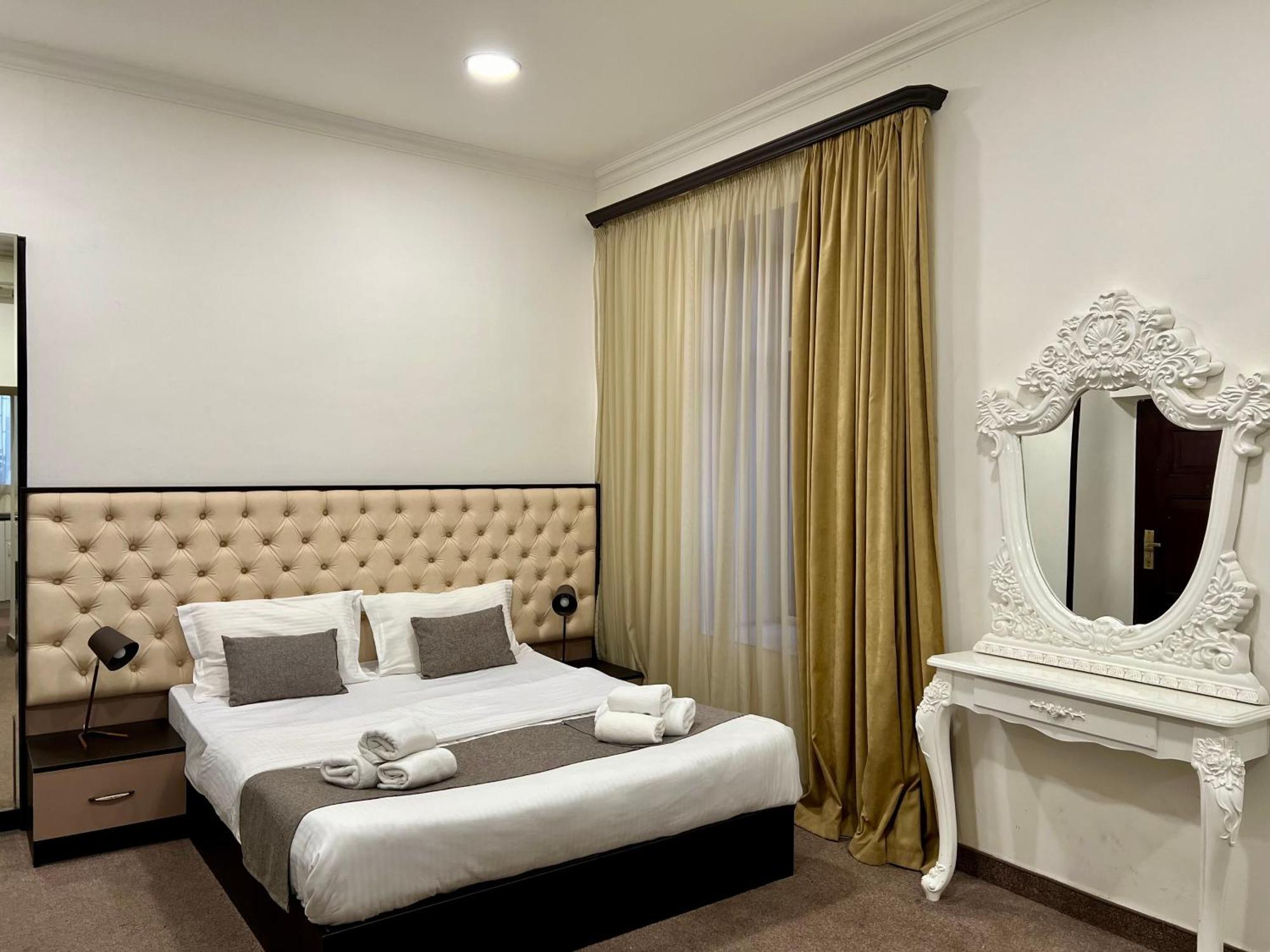 Yvn Tumanyan Apart-Hotel Erevan Esterno foto